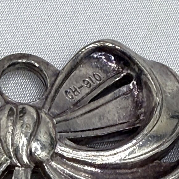 Vintage Lunt Silversmiths Christmas Bow and Bells Ornament - Picture 4 of 7